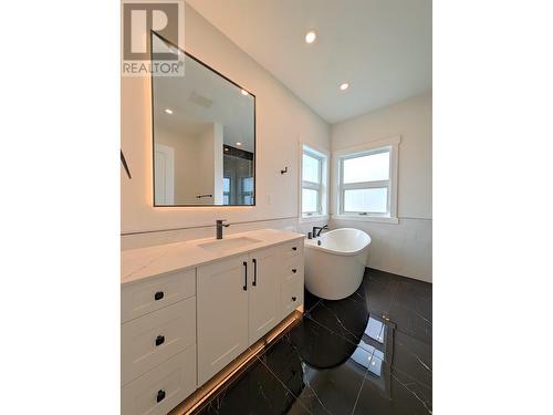 3227 Munro Way, Prince George, BC - Indoor Photo Showing Bathroom