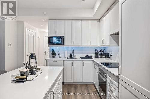 1010 - 9075 Jane Street, Vaughan, ON - Indoor Photo Showing Kitchen With Upgraded Kitchen