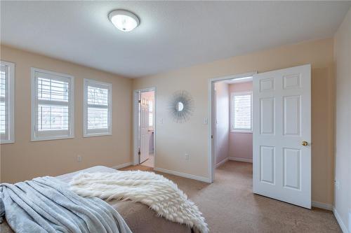 84 Hannon Crescent, Stoney Creek, ON - Indoor Photo Showing Bedroom
