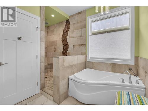 6173 Highway 6, Coldstream, BC - Indoor Photo Showing Bathroom