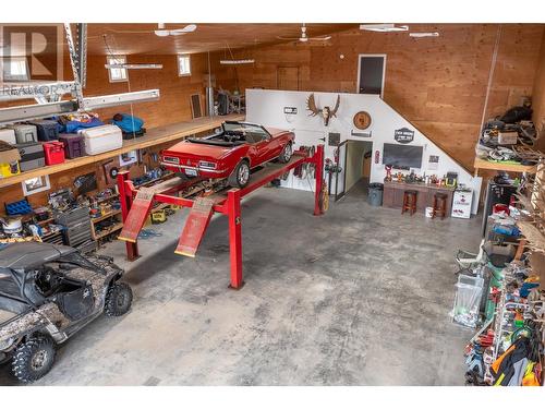 6173 Highway 6, Coldstream, BC - Indoor Photo Showing Garage