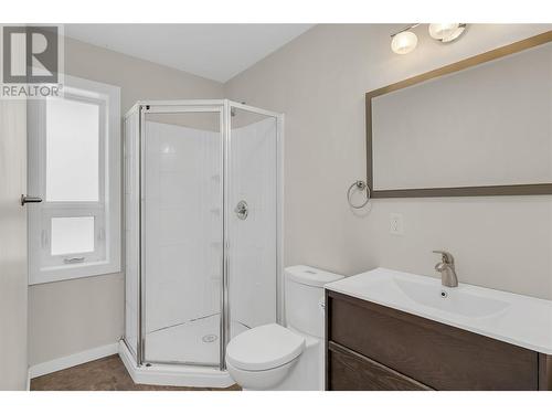 6173 Highway 6, Coldstream, BC - Indoor Photo Showing Bathroom