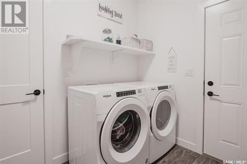 562 Burgess Crescent, Saskatoon, SK - Indoor Photo Showing Laundry Room