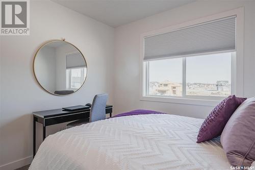 562 Burgess Crescent, Saskatoon, SK - Indoor Photo Showing Bedroom