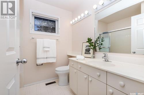 2 Harvard Crescent, Saskatoon, SK - Indoor Photo Showing Bathroom