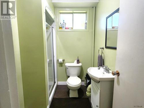 27 Government Rd E, Kirkland Lake, ON - Indoor Photo Showing Bathroom