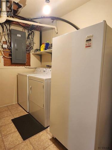27 Government Rd E, Kirkland Lake, ON - Indoor Photo Showing Laundry Room