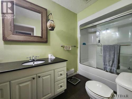 27 Government Rd E, Kirkland Lake, ON - Indoor Photo Showing Bathroom