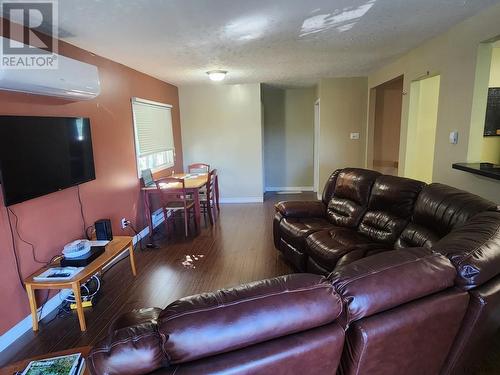 27 Government Rd E, Kirkland Lake, ON - Indoor Photo Showing Living Room