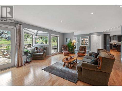 1196 Hwy 3A, Keremeos, BC - Indoor Photo Showing Living Room