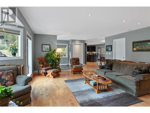 1196 Hwy 3A, Keremeos, BC - Indoor Photo Showing Living Room