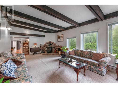 1196 Hwy 3A, Keremeos, BC - Indoor Photo Showing Living Room