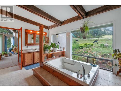 1196 Hwy 3A, Keremeos, BC - Indoor Photo Showing Bathroom