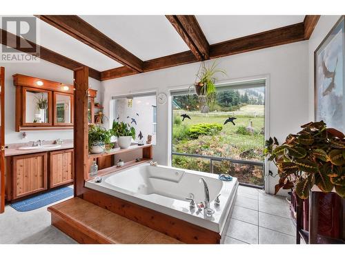 1196 Hwy 3A, Keremeos, BC - Indoor Photo Showing Bathroom