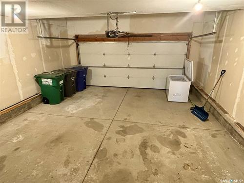 623 Guenter Crescent, Saskatoon, SK - Indoor Photo Showing Garage