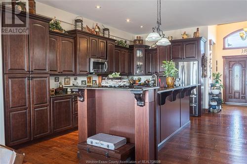 1275 Ridge, Harrow, ON - Indoor Photo Showing Kitchen With Upgraded Kitchen