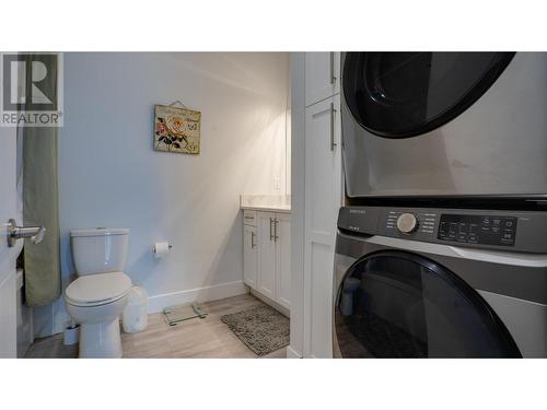 3278 Boss Creek Road, Vernon, BC - Indoor Photo Showing Laundry Room