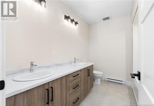 136 Ernest Street, Dieppe, NB - Indoor Photo Showing Bathroom