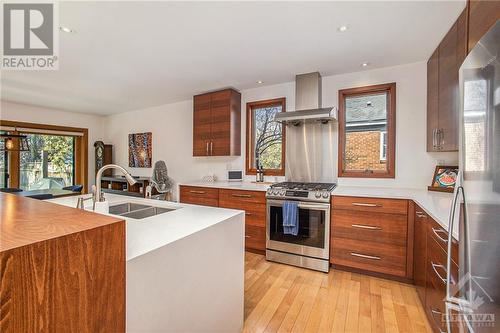 462 Dawson Avenue, Ottawa, ON - Indoor Photo Showing Kitchen With Double Sink
