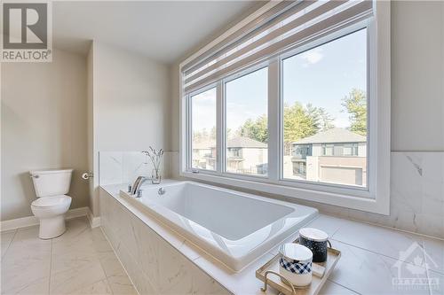 Ensuite bathtub - 232 Ketchikan Crescent, Kanata, ON - Indoor Photo Showing Bathroom