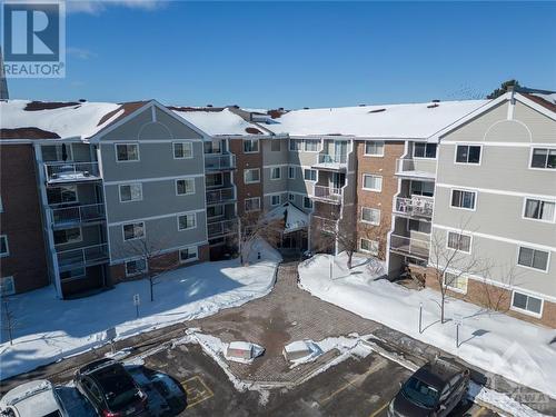 270 Brittany Drive Unit#112, Ottawa, ON - Outdoor