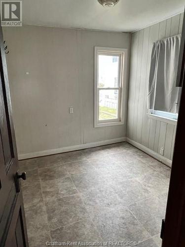 120 Ross Lane, Erieau, ON - Indoor Photo Showing Other Room