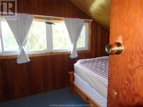 120 Ross Lane, Erieau, ON - Indoor Photo Showing Bedroom