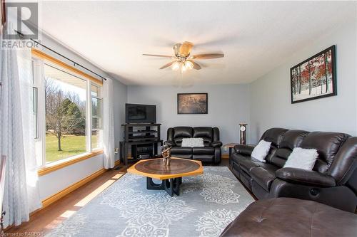 362511 Lindenwood Road, Georgian Bluffs, ON - Indoor Photo Showing Dining Room