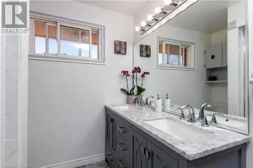 362511 Lindenwood Road, Georgian Bluffs, ON - Indoor Photo Showing Bathroom