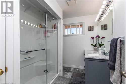 362511 Lindenwood Road, Georgian Bluffs, ON - Indoor Photo Showing Bathroom