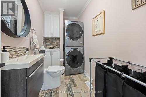 28 Blackfriar Lane S, Brantford, ON - Indoor Photo Showing Laundry Room