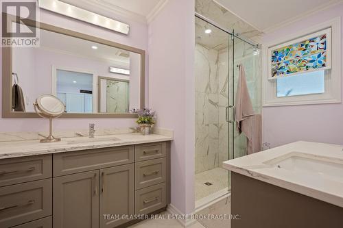 28 Blackfriar Lane S, Brantford, ON - Indoor Photo Showing Bathroom