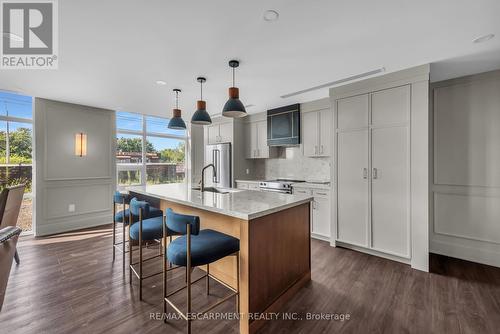 #114 -450 Dundas St E, Hamilton, ON - Indoor Photo Showing Kitchen With Upgraded Kitchen