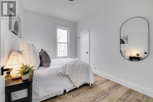 128 Bay St, Stratford, ON - Indoor Photo Showing Bedroom