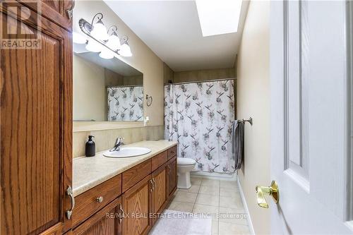 4 Mcnulty Lane, Guelph, ON - Indoor Photo Showing Bathroom