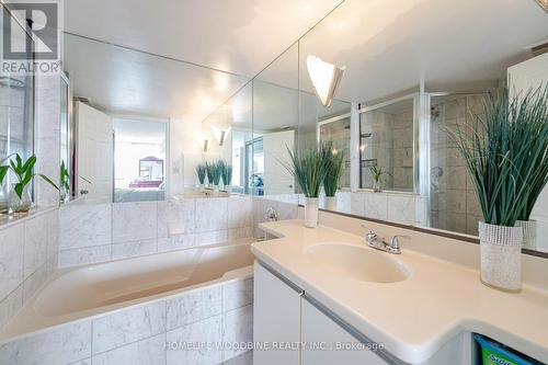 #502 -24 Hanover Rd, Brampton, ON - Indoor Photo Showing Bathroom