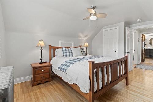 105 First Street N, Stoney Creek, ON - Indoor Photo Showing Bedroom