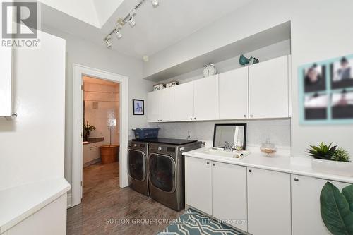 71 Delia Place, Vaughan, ON - Indoor Photo Showing Laundry Room