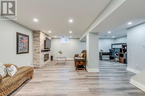1216 Holton Heights Dr, Oakville, ON - Indoor