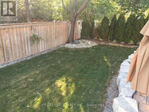 1216 Holton Heights Dr, Oakville, ON - Outdoor