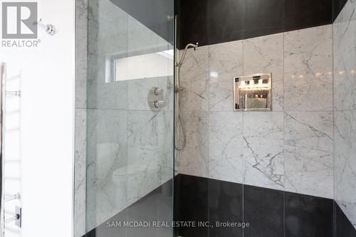 852 Goodwin Rd, Mississauga, ON - Indoor Photo Showing Bathroom