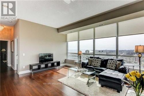 #2005 -1 Hurontario St, Mississauga, ON - Indoor Photo Showing Living Room