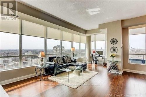 #2005 -1 Hurontario St, Mississauga, ON - Indoor Photo Showing Living Room