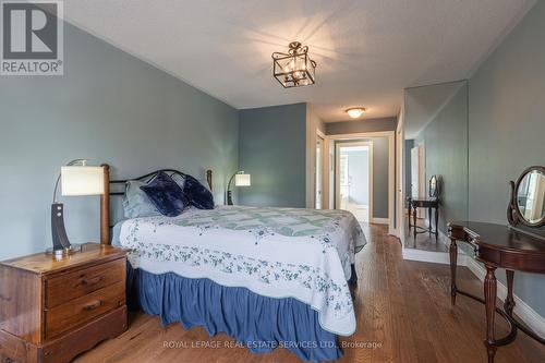 1210 Beechgrove Crescent, Oakville, ON - Indoor Photo Showing Bedroom