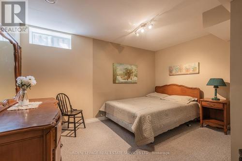 1210 Beechgrove Crescent, Oakville, ON - Indoor Photo Showing Bedroom