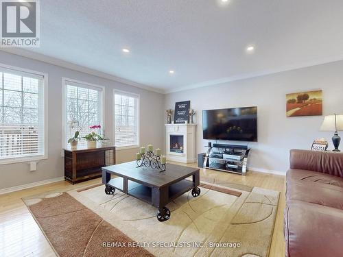 52 Beachpoint Boulevard, Brampton, ON - Indoor Photo Showing Living Room