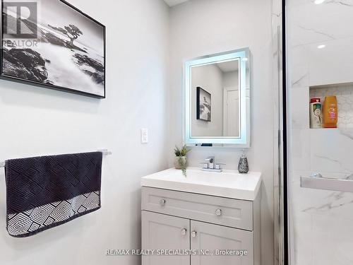 52 Beachpoint Boulevard, Brampton, ON - Indoor Photo Showing Bathroom