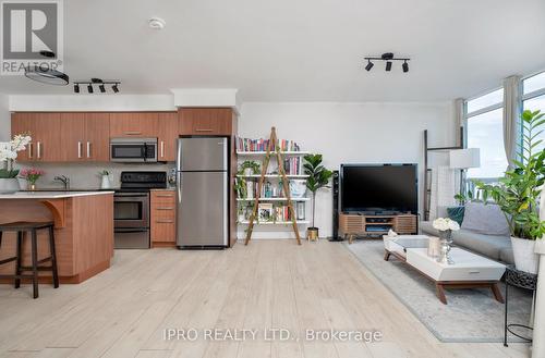 #2005 -1048 Broadview Ave, Toronto, ON - Indoor Photo Showing Other Room