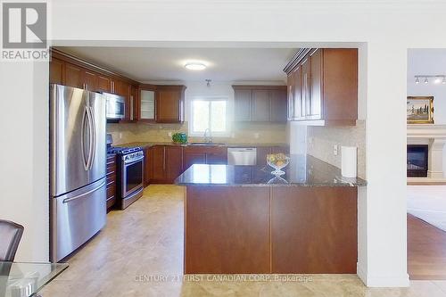 1140 Silverfox Drive, London, ON - Indoor Photo Showing Kitchen