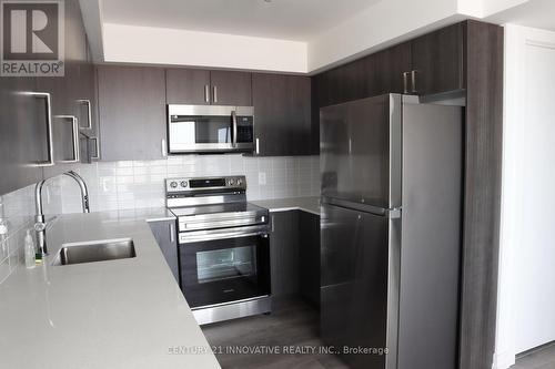 #1402 -1455 Celebration Dr, Pickering, ON - Indoor Photo Showing Kitchen With Upgraded Kitchen